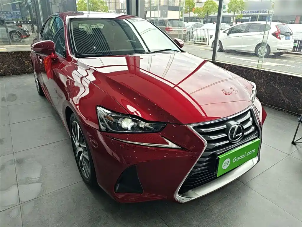 Lexus IS 300 Sharp Style