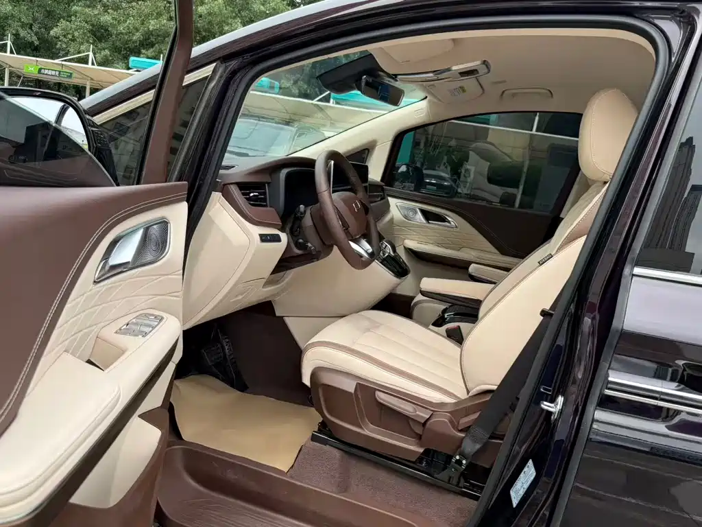 Besturn M9 2.0 T Supreme
