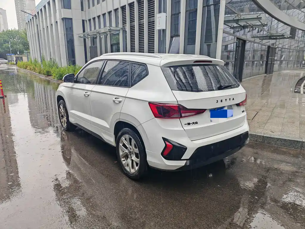 Jetta VS5 280 TSI Auto Progressive