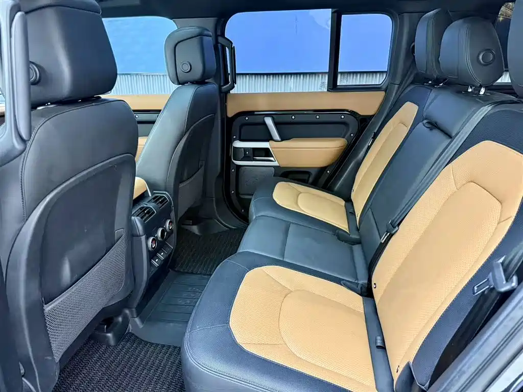 Land Rover Defender 110 3.0 T P400 X-DYNAMIC HSE