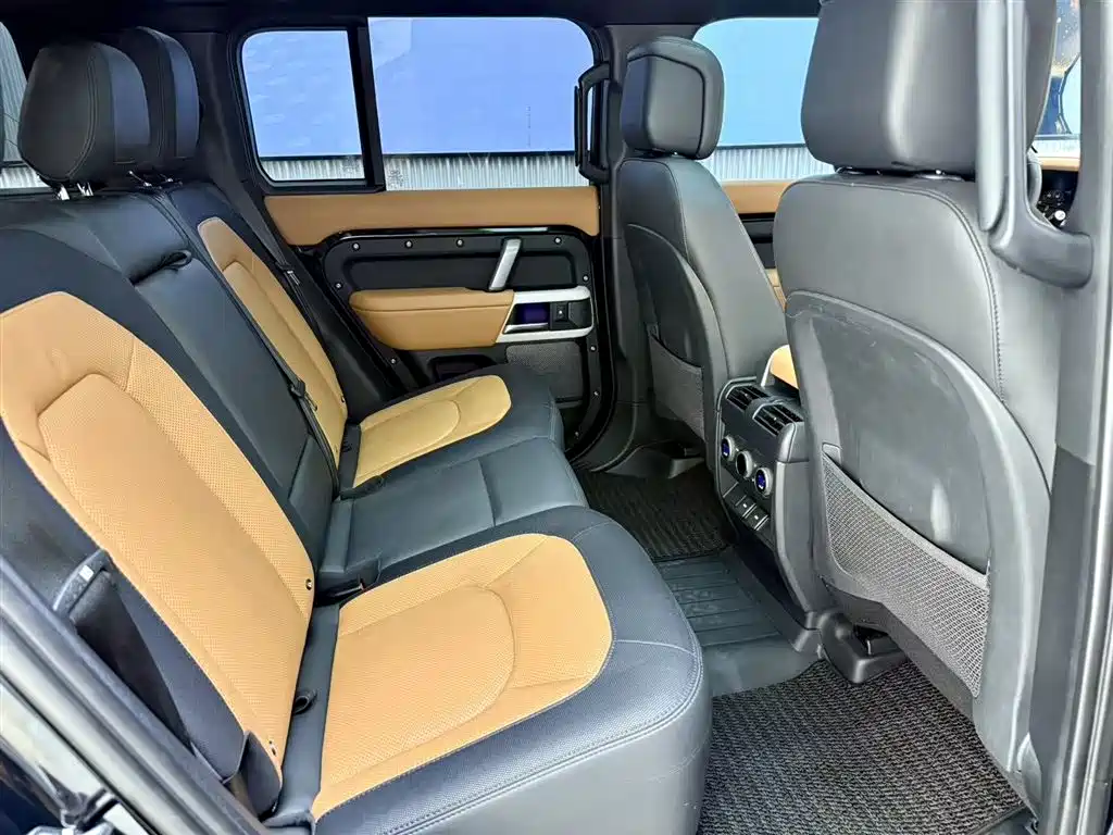 Land Rover Defender 110 3.0 T P400 X-DYNAMIC HSE