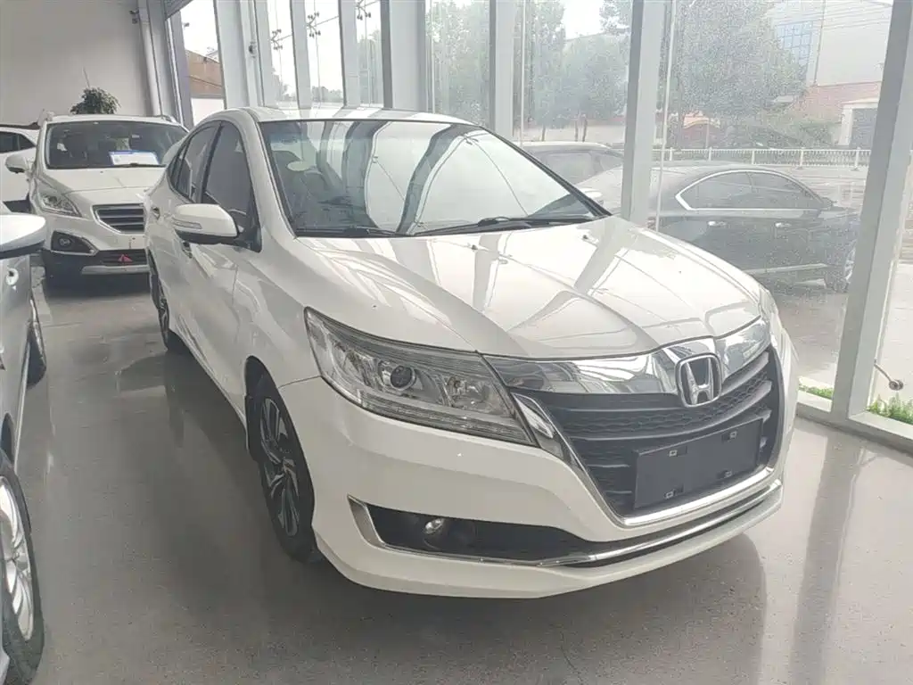 Crider 1.8 L CVT Luxury