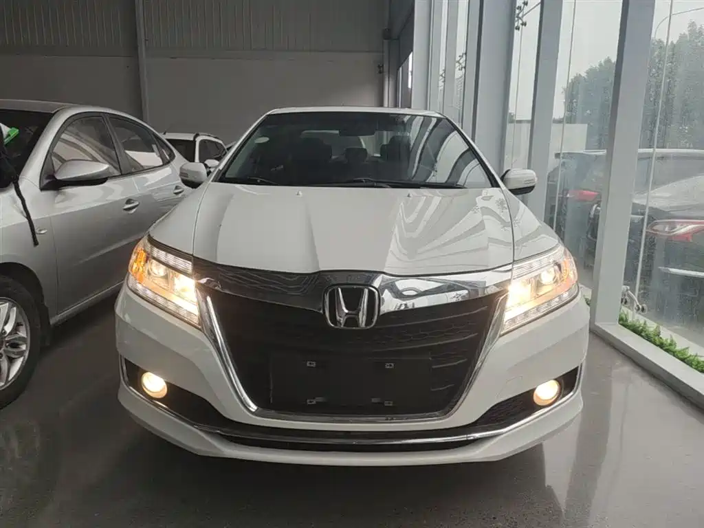 Crider 1.8 L CVT Luxury