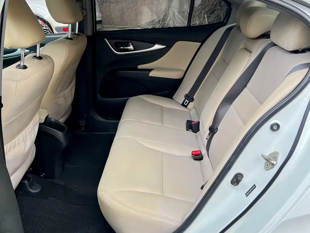 Crider 1.8 L CVT Luxury