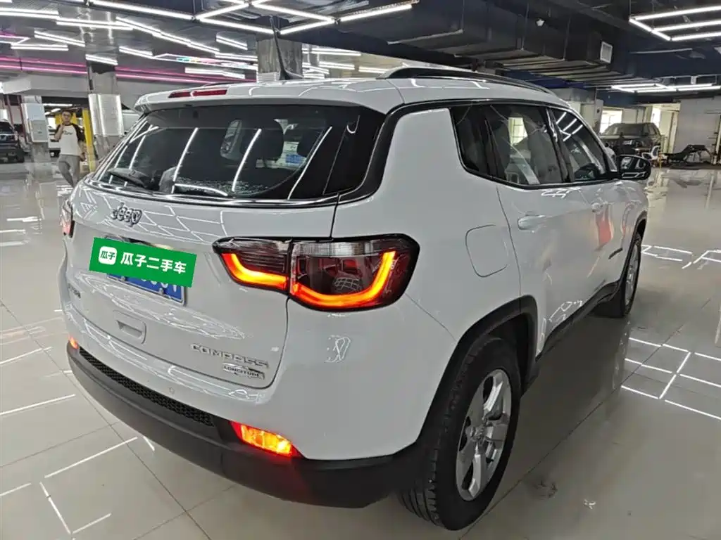 Compass 200 T Auto Home Enjoyment