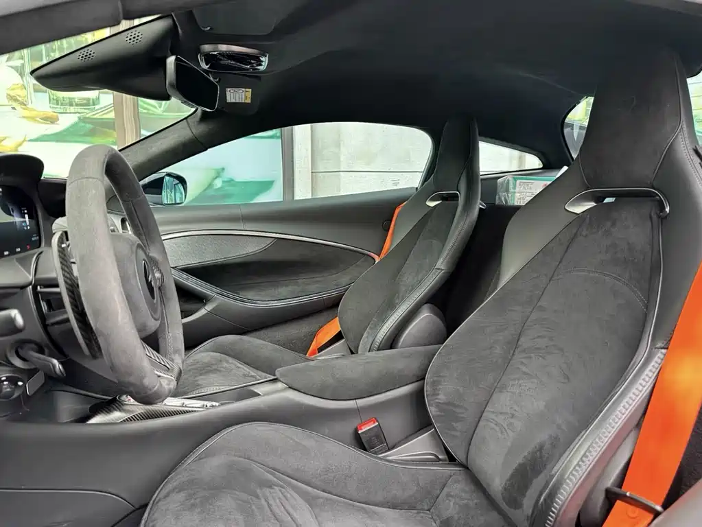Artura 3.0 T Hybrid Standard