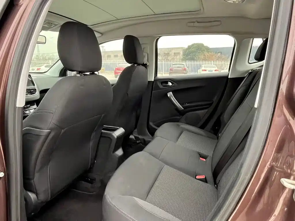Peugeot 2008 2014 1.6 L Auto Fashion