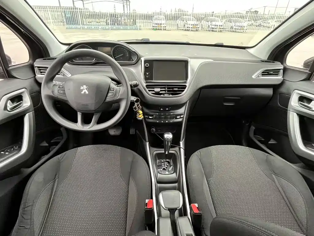 Peugeot 2008 2014 1.6 L Auto Fashion