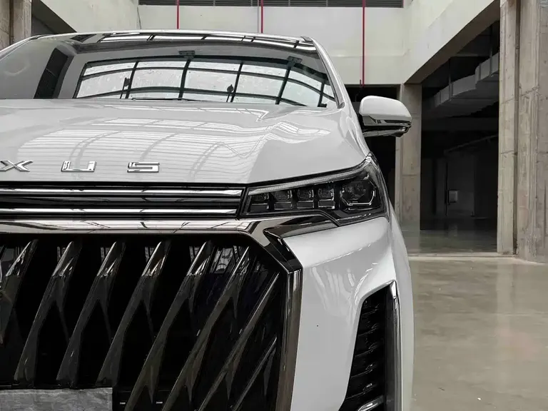 Maxus G20 大通G20 2023款 改款 PLUS 2.0 T 柴油自动豪华版
