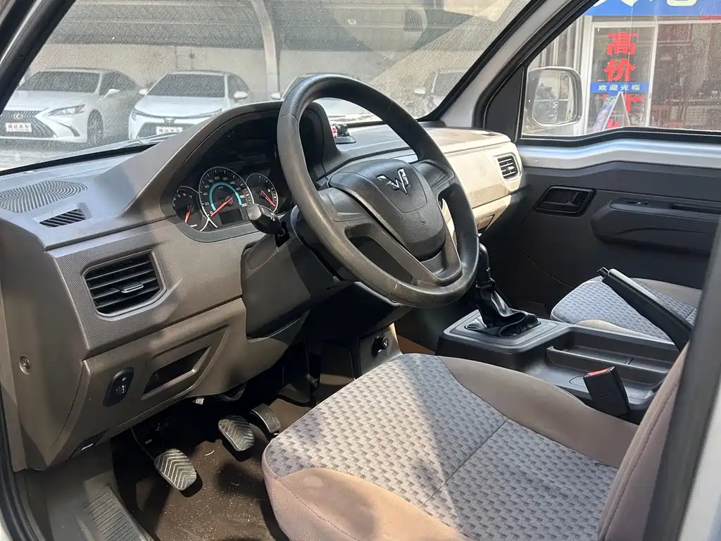 Wuling Rongguang New Truck 五菱荣光新卡 2021款 1.5 L汽车下乡版LV1加长单排L3 C