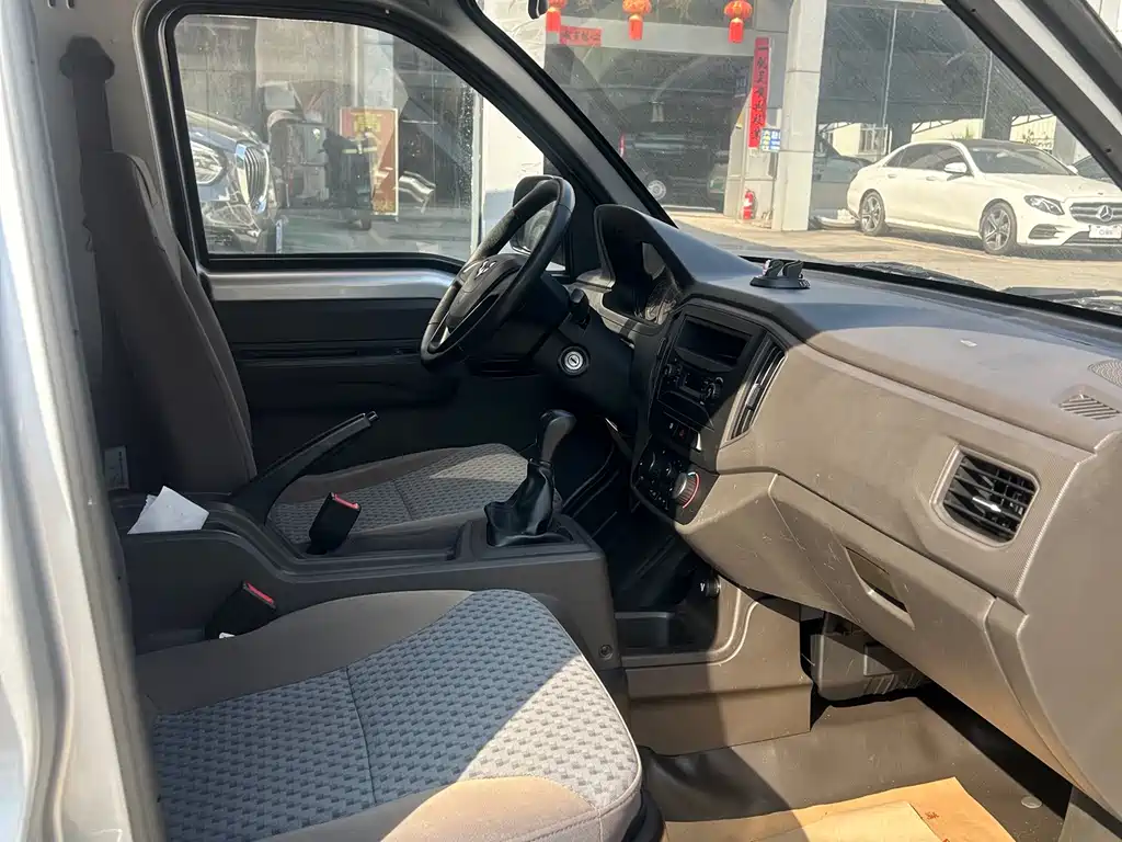 Wuling Rongguang New Truck 五菱荣光新卡 2021款 1.5 L汽车下乡版LV1加长单排L3 C