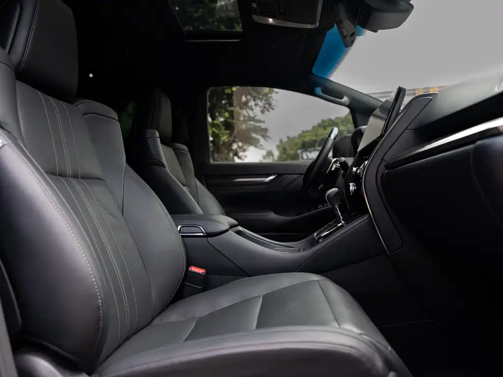 Lexus LM 300 h 7-seat Elegant