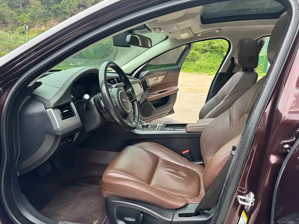 Jaguar XFL XFL 2.0 T 250 PS Luxury