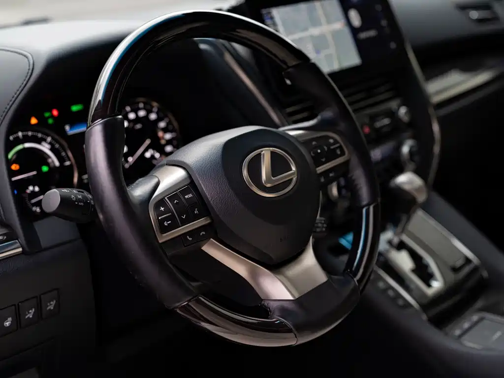 Lexus LM 300 h 7-seat Elegant