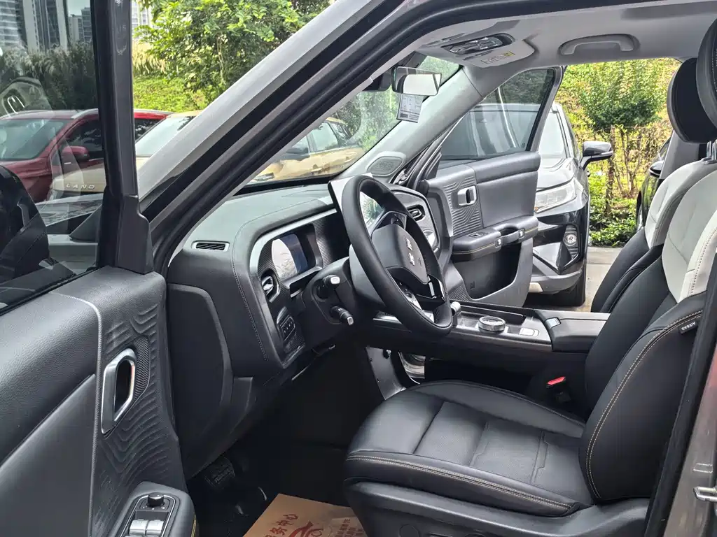 BAIC BJ30 1.5 T Magic Core Electric Drive Advanced