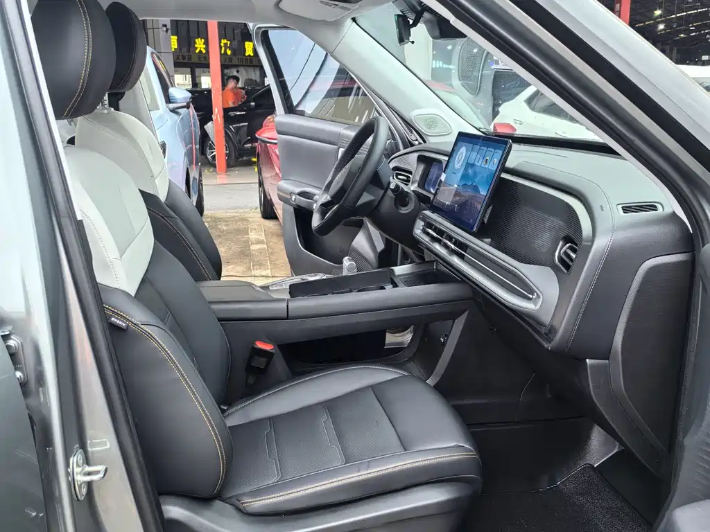 BAIC BJ30 1.5 T Magic Core Electric Drive Advanced