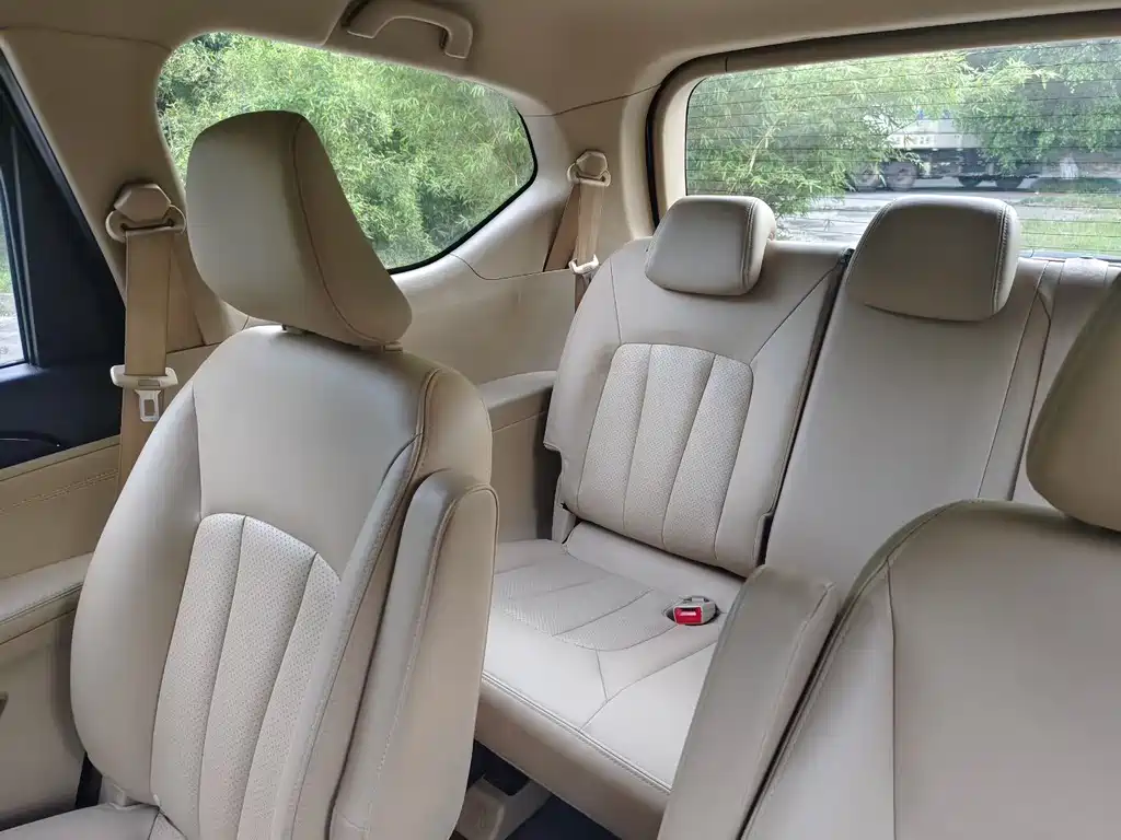 Baojun 730 1.8 L Manual Luxury 7-seat