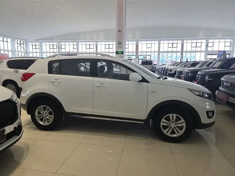 Kia Sportage 2.0 L Manual 2 WD GL