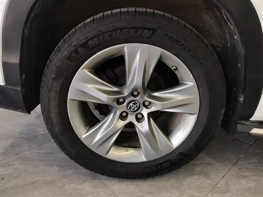 Highlander 2.0 T 4 WD Luxury 7-seat