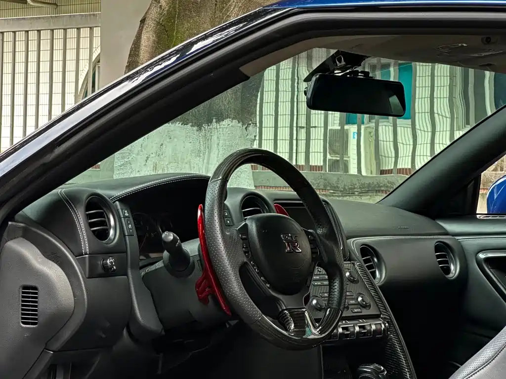 Nissan GT-R 日产GT-R 2014款 3.8 T Premium Edition 黑色内饰