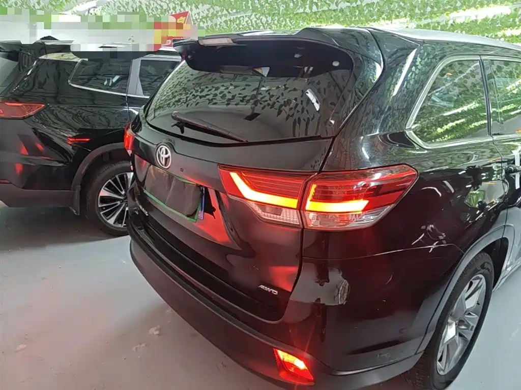 Highlander 2.0 T 4 WD Distinguished 7-seat CN-VI