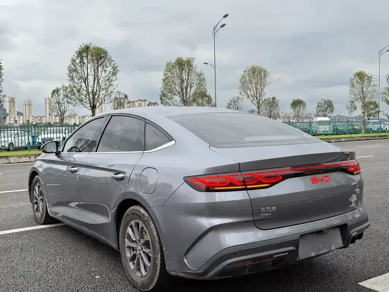 BYD Qin L DM-i 80 KM Leading