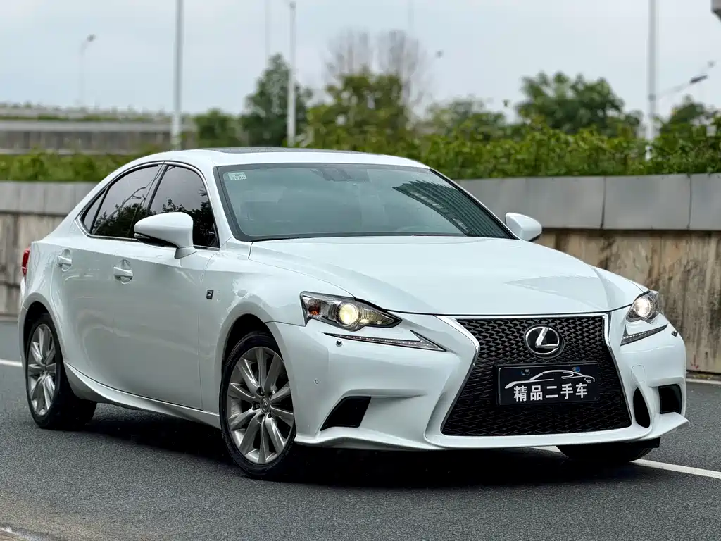 Lexus IS 200 t F SPORT