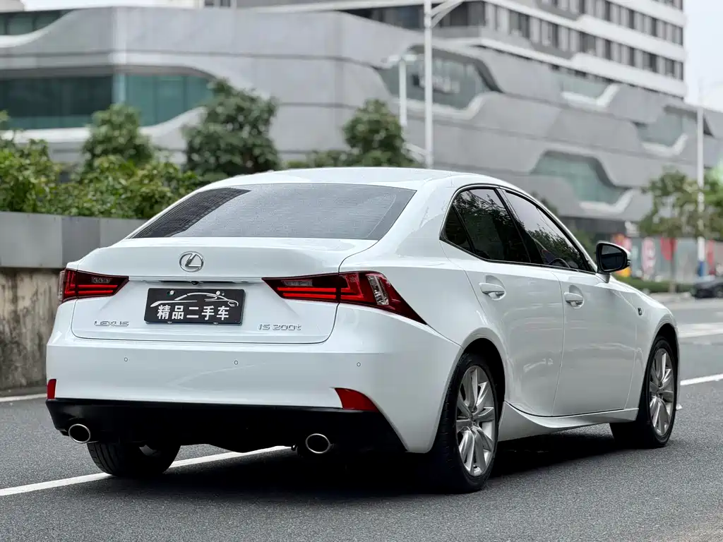 Lexus IS 200 t F SPORT