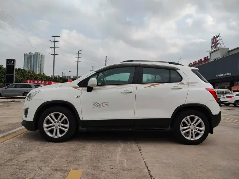 Chevrolet Tracker 1.4 T Manual 2 WD Comfort Sunroof