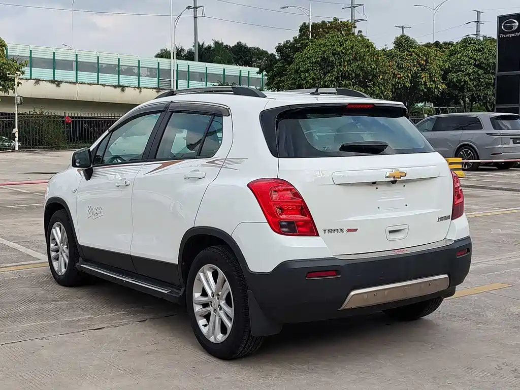 Tracker 1.4 T Manual 2 WD Comfort Sunroof