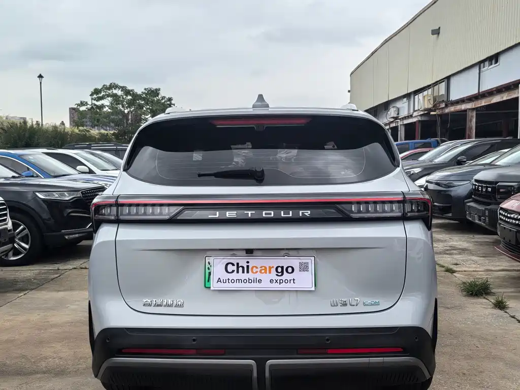 Jetour Shanhai L7 1.5 T 120 km ULTRA 7-seat