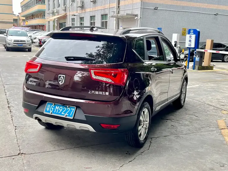 Baojun 560 1.8 L Manual Luxury