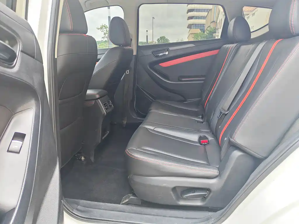 Fengguang 580 ☆ Star 1.5 T Auto Luxury