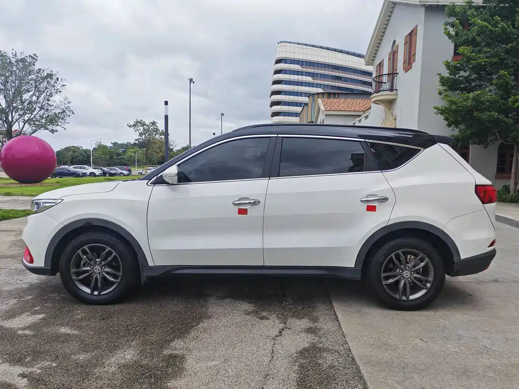 Fengguang 580 ☆ Star 1.5 T Auto Luxury