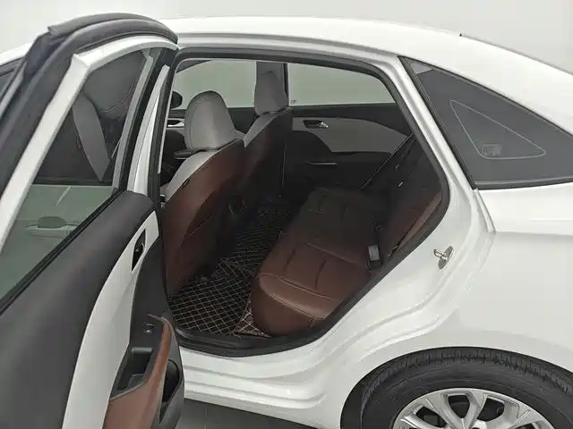 Monza 1.5 L DCT Joy