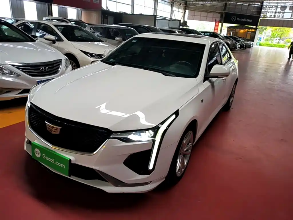 Cadillac CT4 28 T Style