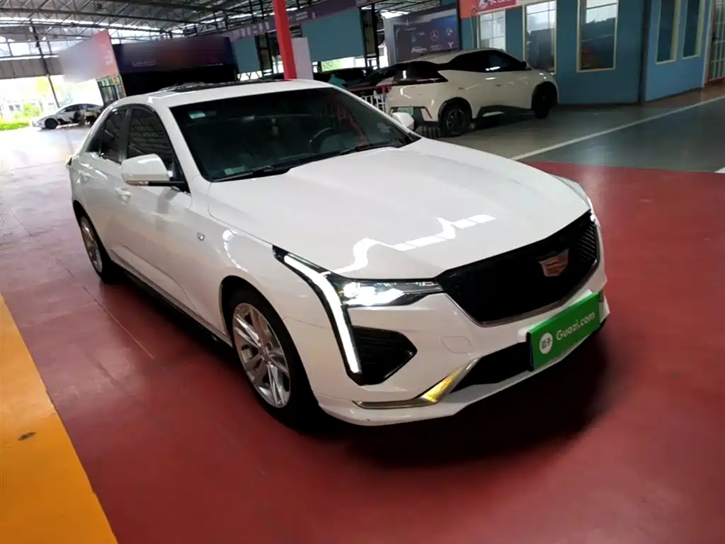 Cadillac CT4 28 T Style