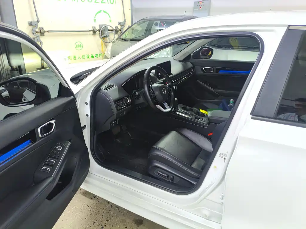 Integra 240 TURBO CVT Luxury