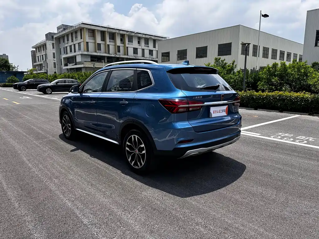 Roewe RX5 20 T 2 WD Auto Internet Smart Enjoyment