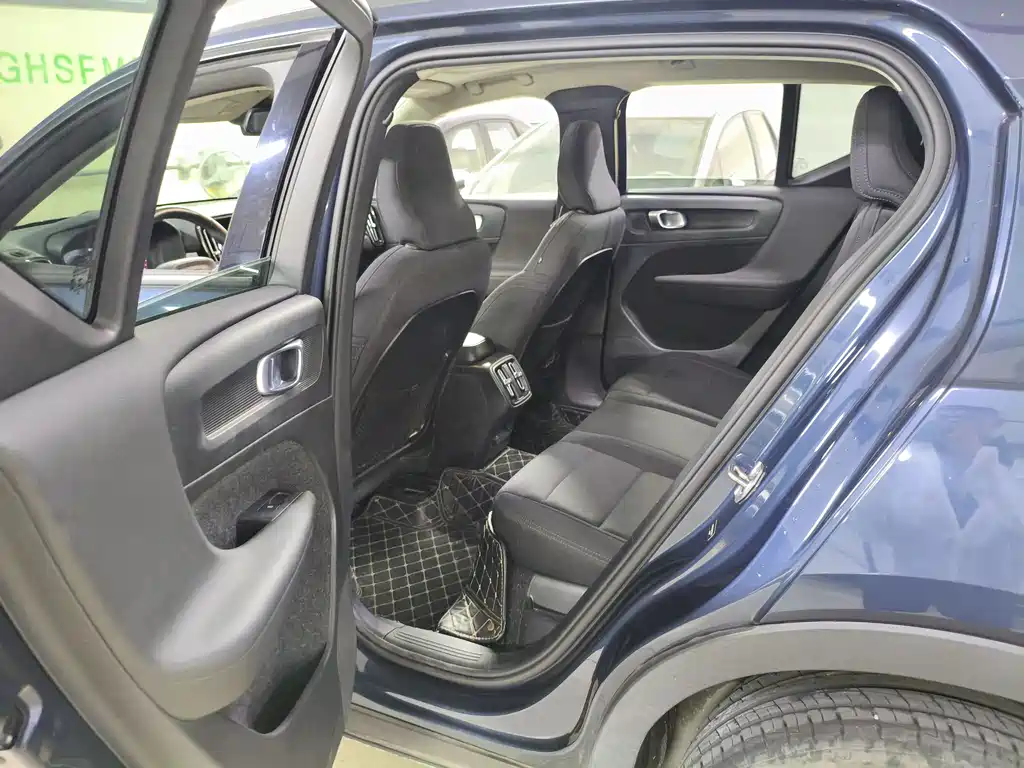 Volvo XC40 T4 4 WD Smart Travel Fashion