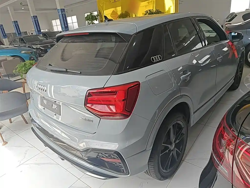 Audi Q2 L 35 TFSI Progressive Dynamic