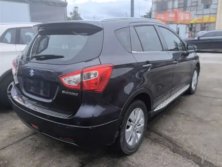 Suzuki S-Cross 锋驭 2015款 1.6 L 手动两驱进取型