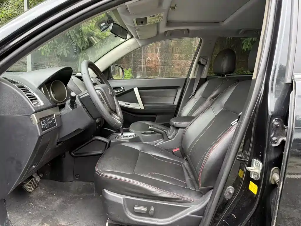 Geely GX7 2.0 L Auto Distinguished
