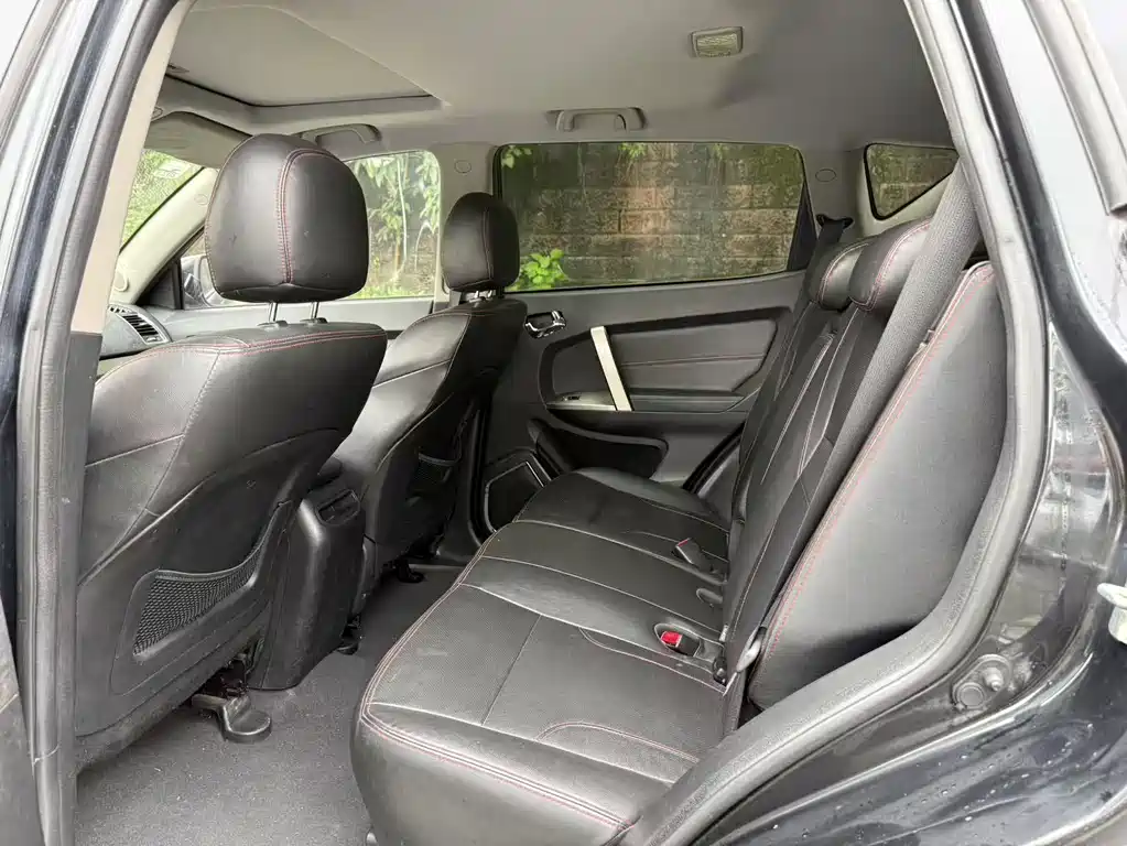 Geely GX7 2.0 L Auto Distinguished