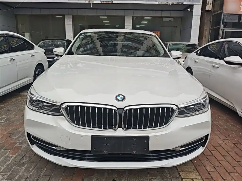 BMW 6 Series GT 630 i Luxury Design Package