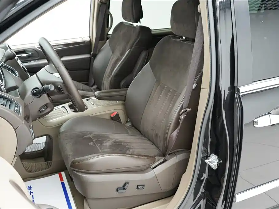 Pacifica (Import) 3.6 L Luxury