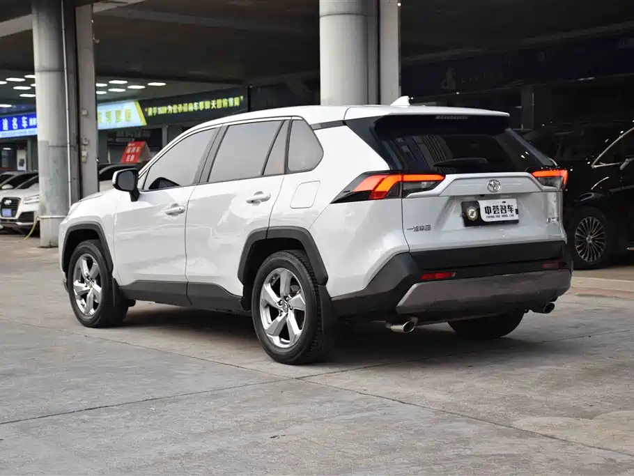 RAV4 2.0 L CVT 2 WD Style Plus