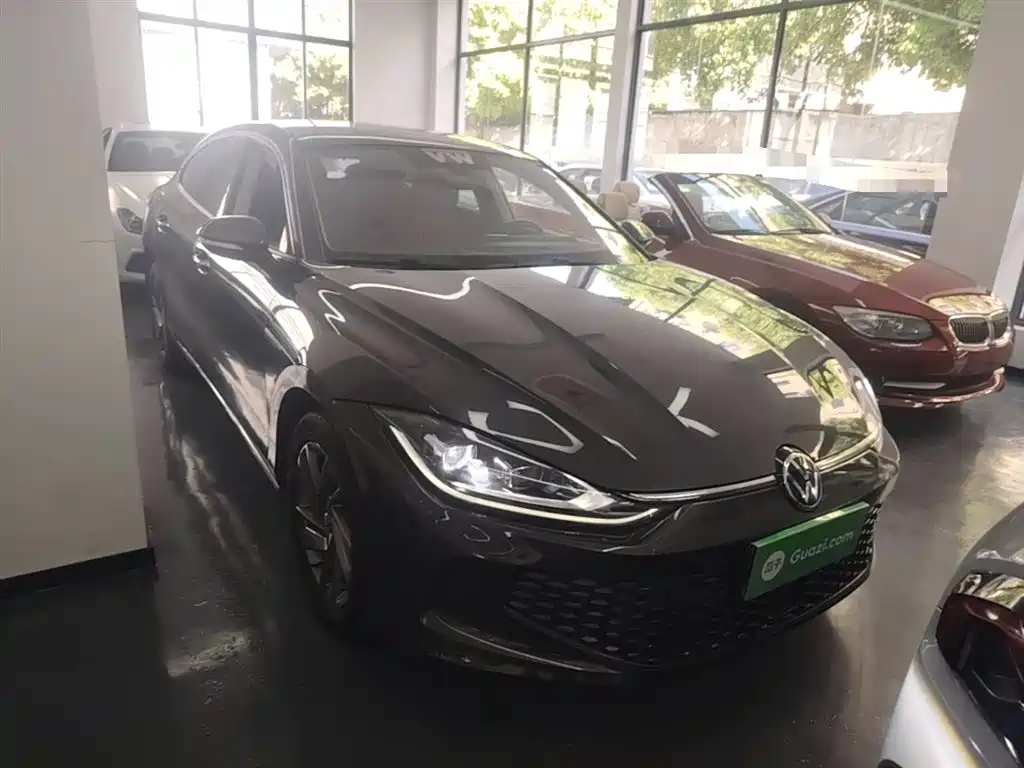 Lamando Lamando L 280 TSI DSG Dazzle Hot