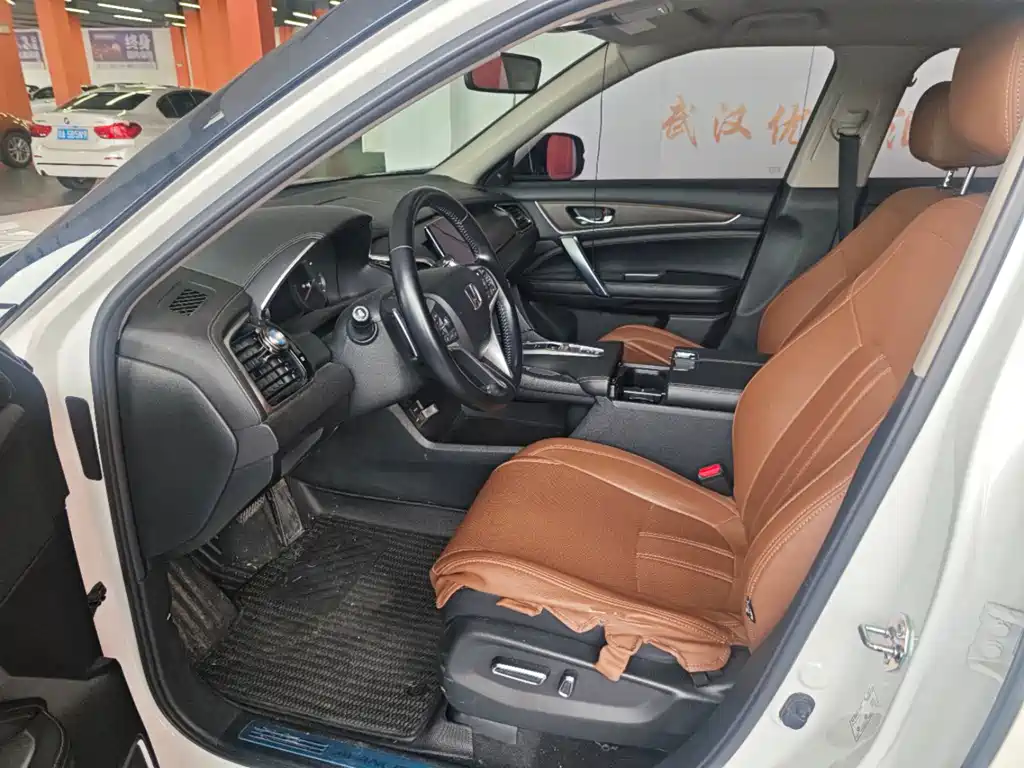 Avancier 370 TURBO 2 WD Luxury