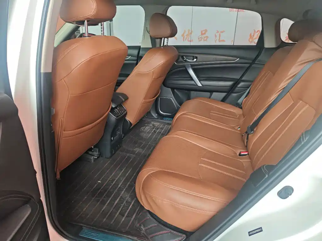 Avancier 370 TURBO 2 WD Luxury